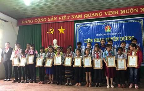 Lễ tuyên dương thiếu nhi các dân tộc tiêu biểu và thiếu nhi nghèo vượt khó